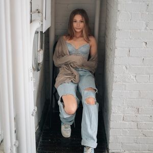 Meet your Posher, Ava